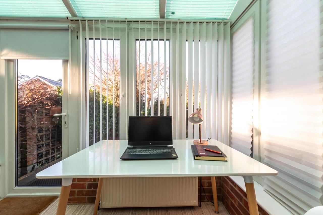 Cheerful 3-Bedroom Douglas House With Patio Southampton Exterior foto