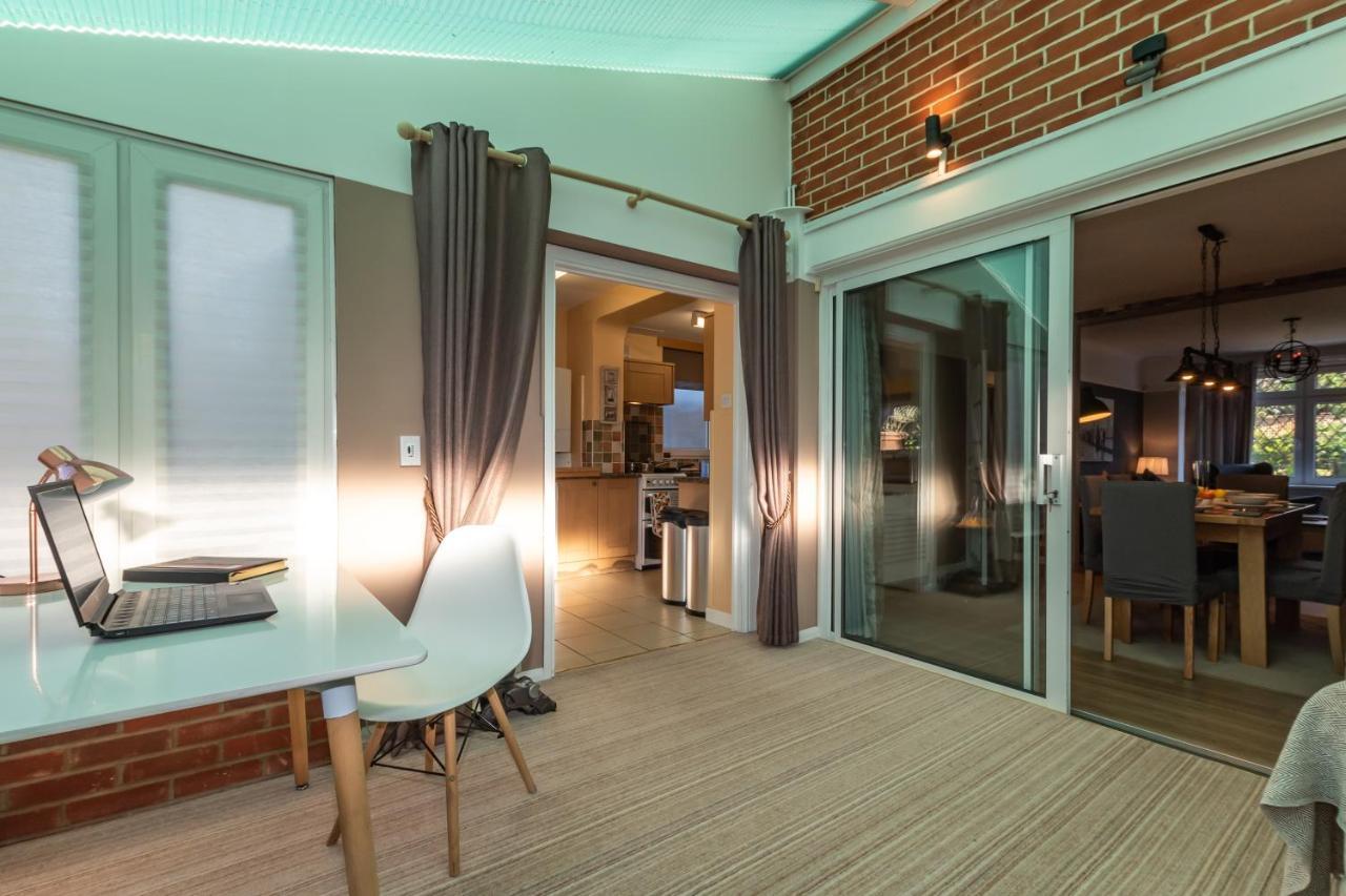 Cheerful 3-Bedroom Douglas House With Patio Southampton Exterior foto